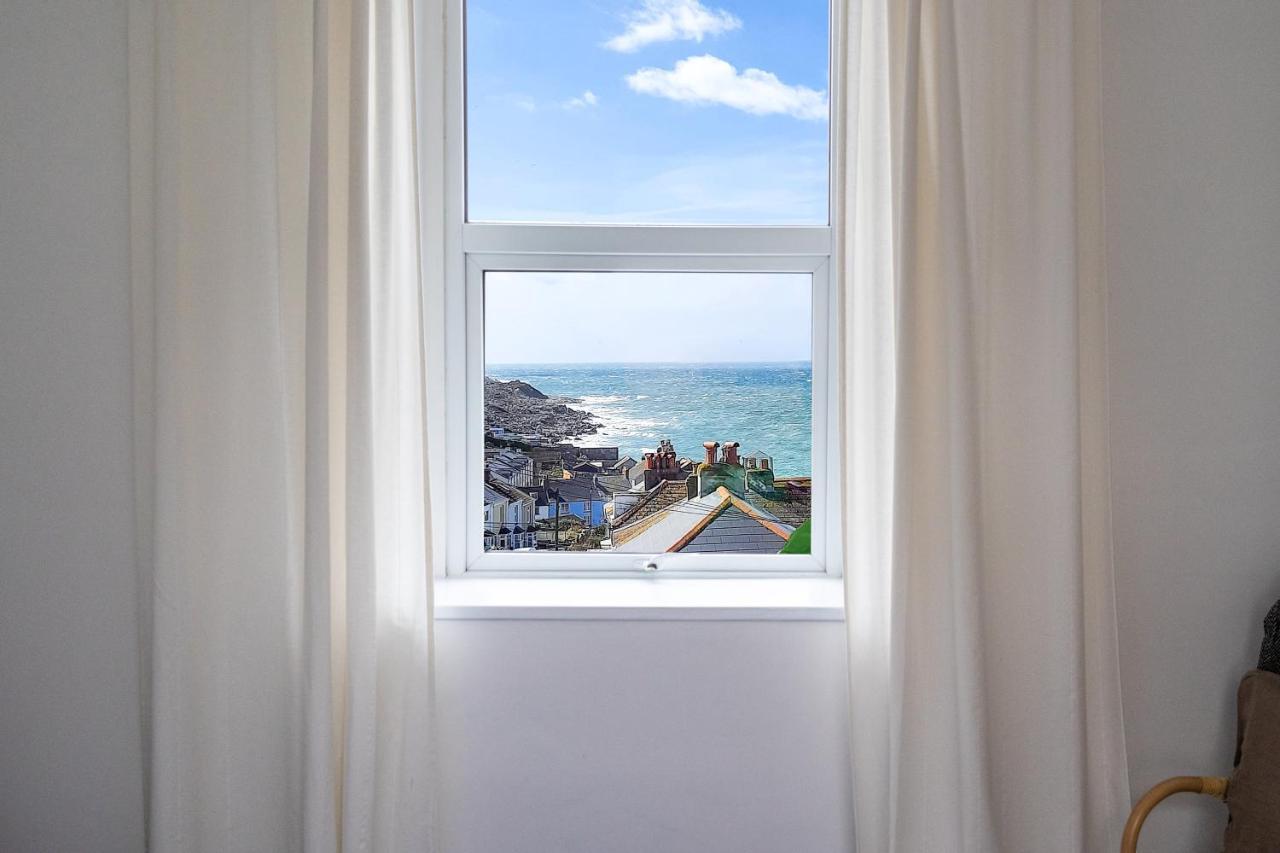 Bright & Beautiful 4 Bedroom House With Sea Views Портленд Экстерьер фото